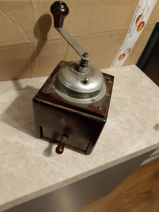 3 stare młynki solniczka