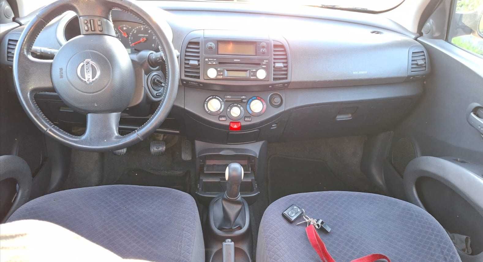 Carro citadino com embraiagem nova