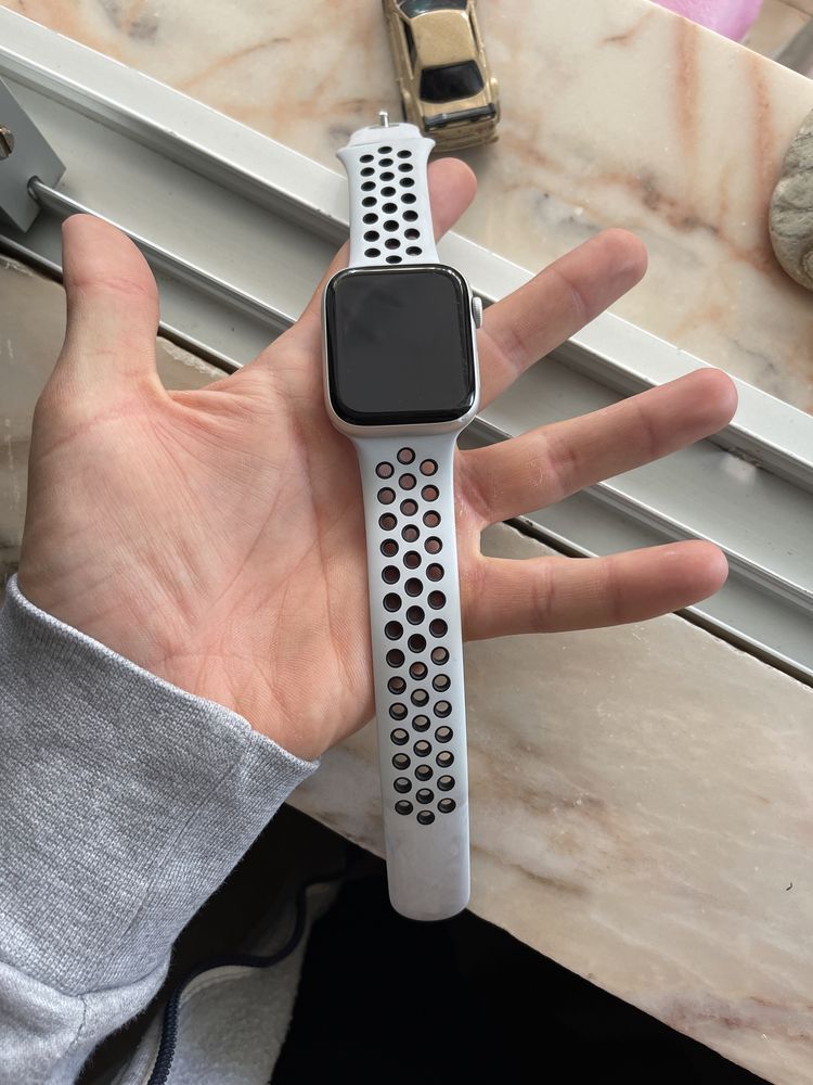 Apple watch SE nike