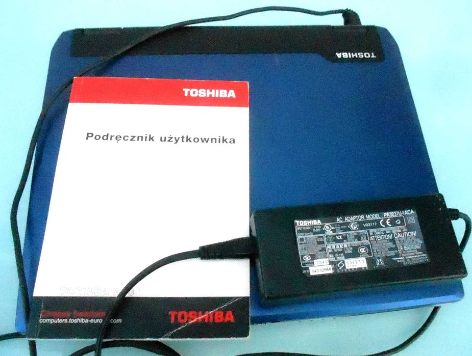 TOSHIBA  A40 laptop oryginał japoński + zasilacz  podręcznik  w j. pol