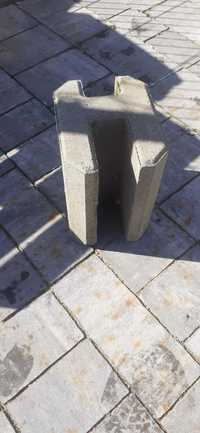 oddania podmurówkę betonową i łącznik