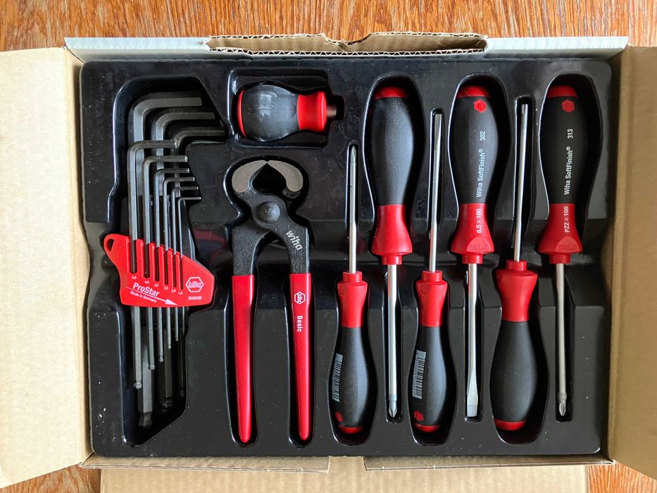 Zestaw narzędzi ręcznych renomowanej marki Wiha.