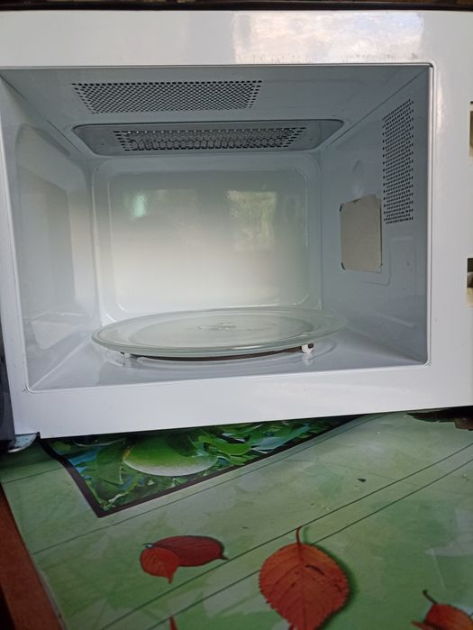 Доставка. Рабочая микроволновка Скарлетт