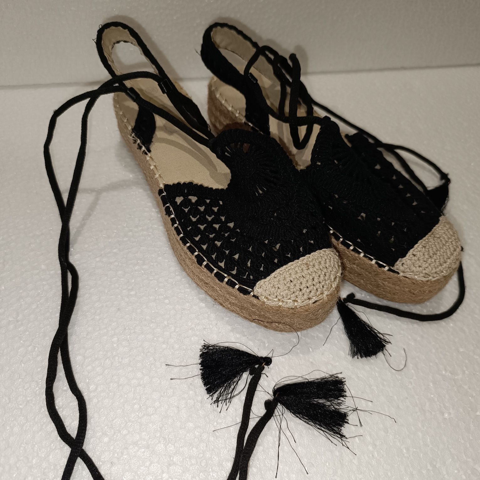 Sapatos Pretos Senhora H&D feitos com Corda e Crochê Tamanho 38