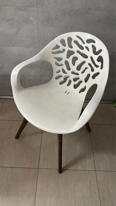 Cadeiras ikea brancas pes em madeira