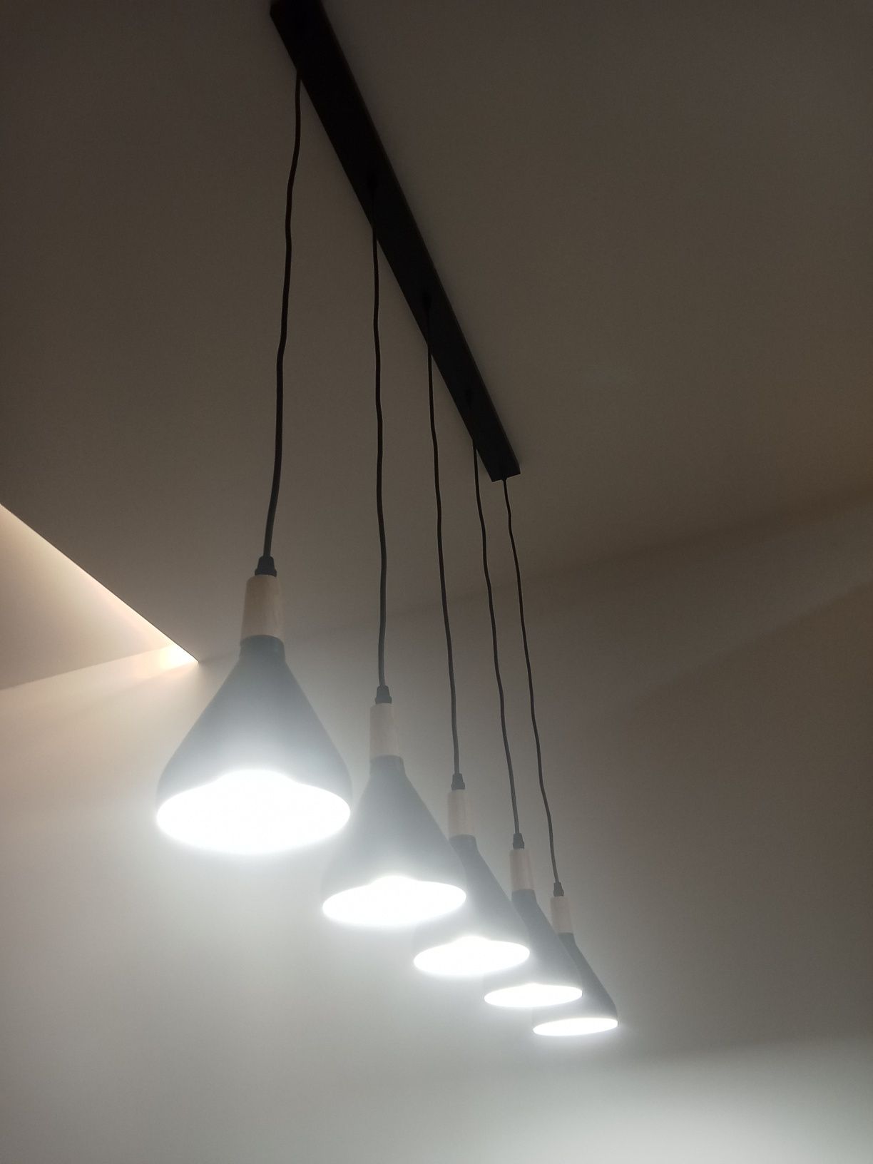 Candeeiro suspenso 5 leds