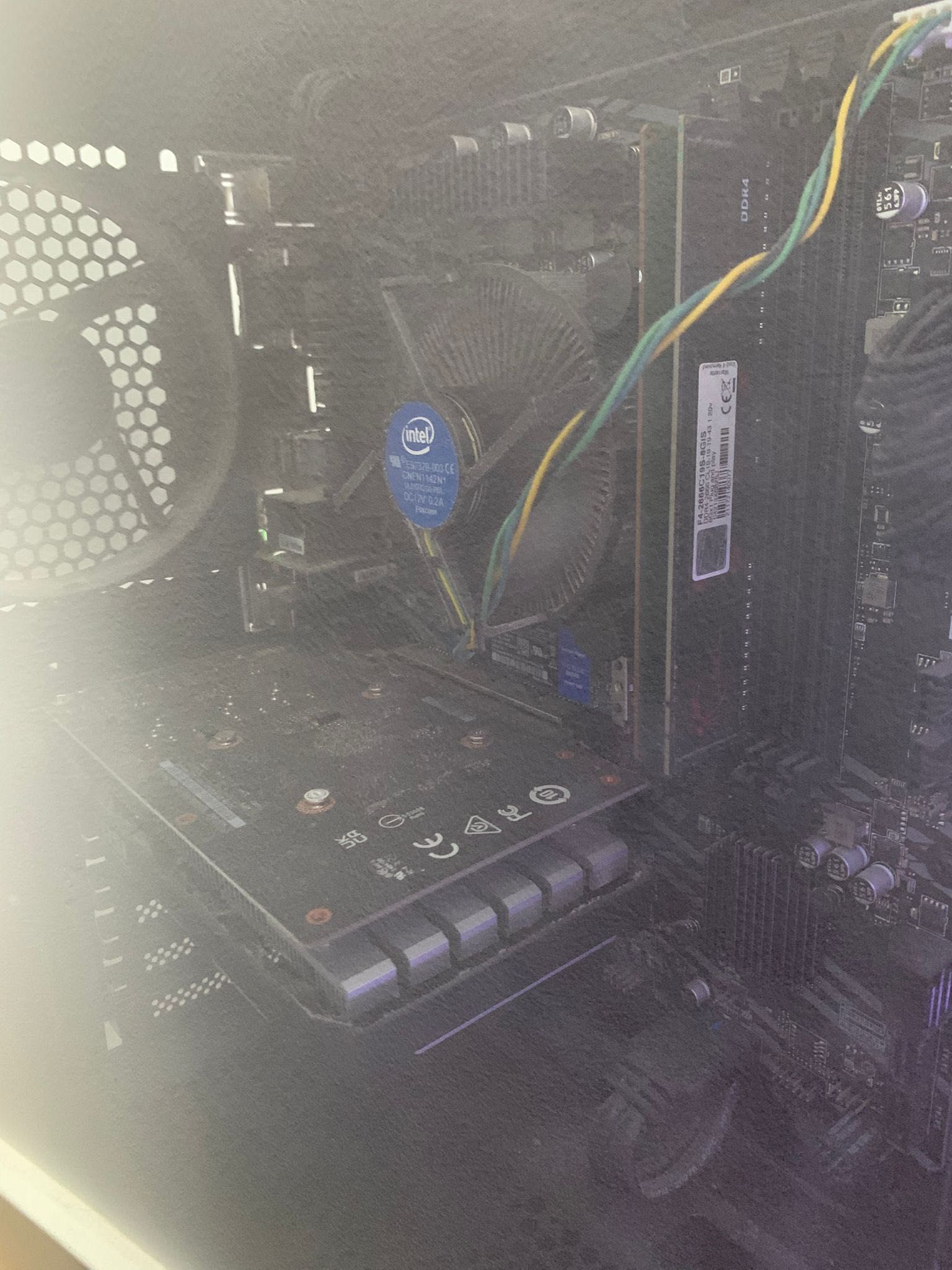 Torre de computador como novo