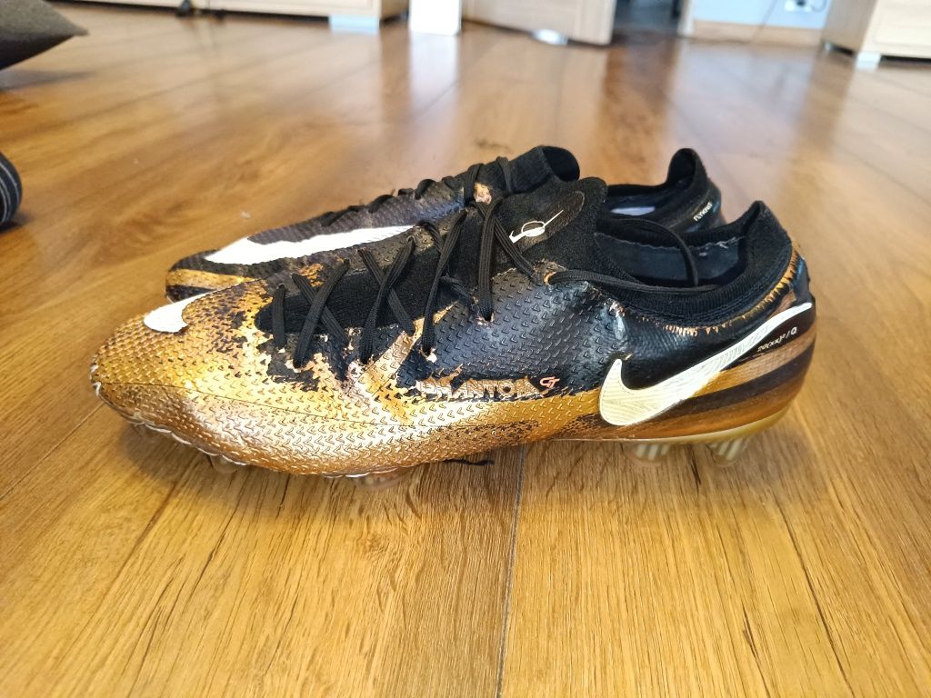 Używane korki profesjonalne Nike PHANTOM GT2 ELITE Qatar FG Roz. 45