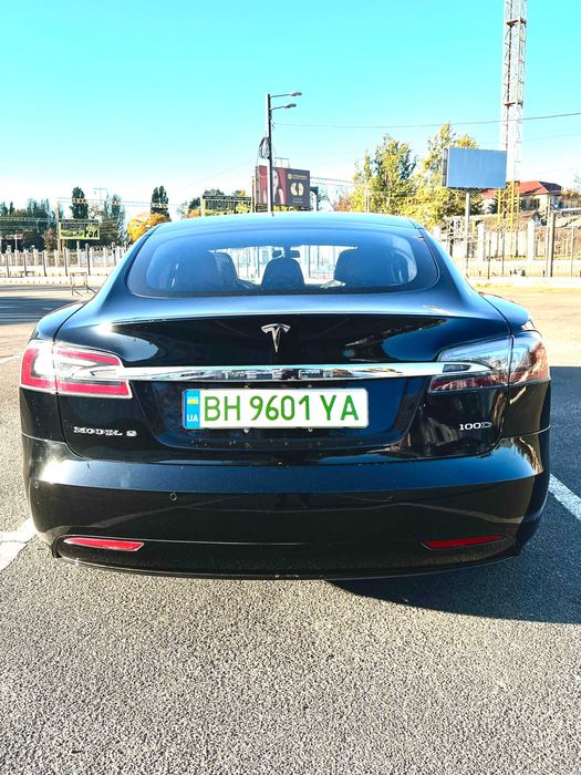 Tesla model S 100d