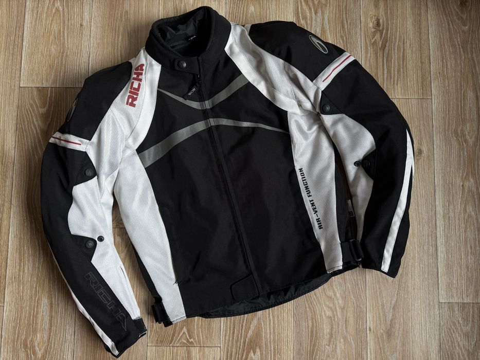 RICHA. Топова мотокуртка, стан нової ! Повний комплект. М розмір
