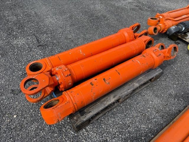 DOOSAN nowy siłownik hydrauliczny do koparki