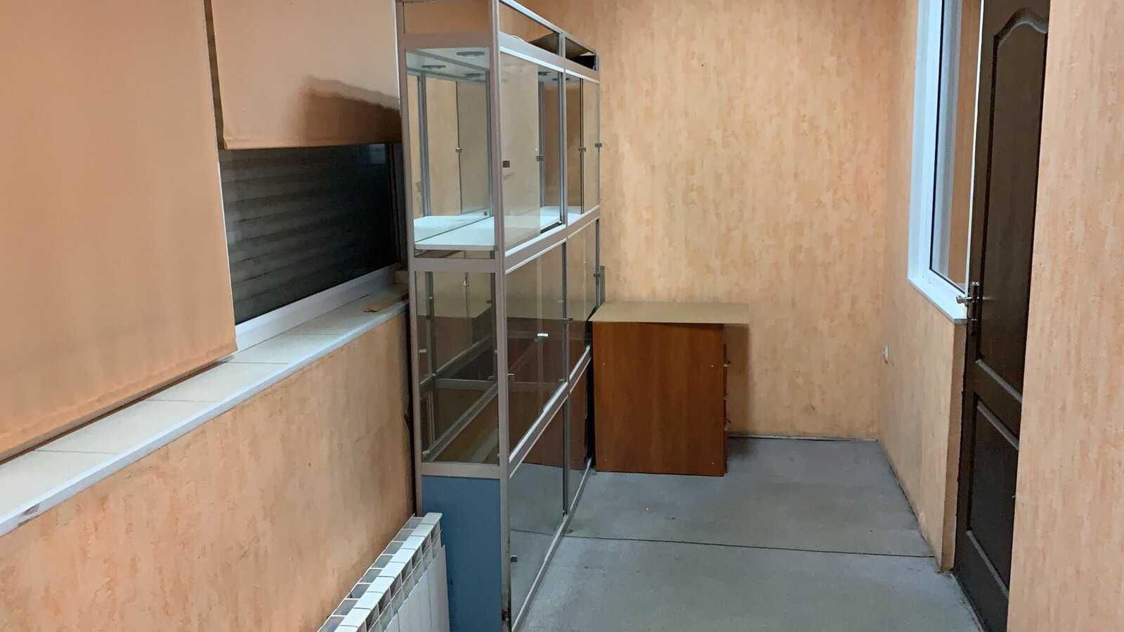 Продам офис/салон 50м р-н Металлургов/Соборный Отдель вход. Жилой фонд