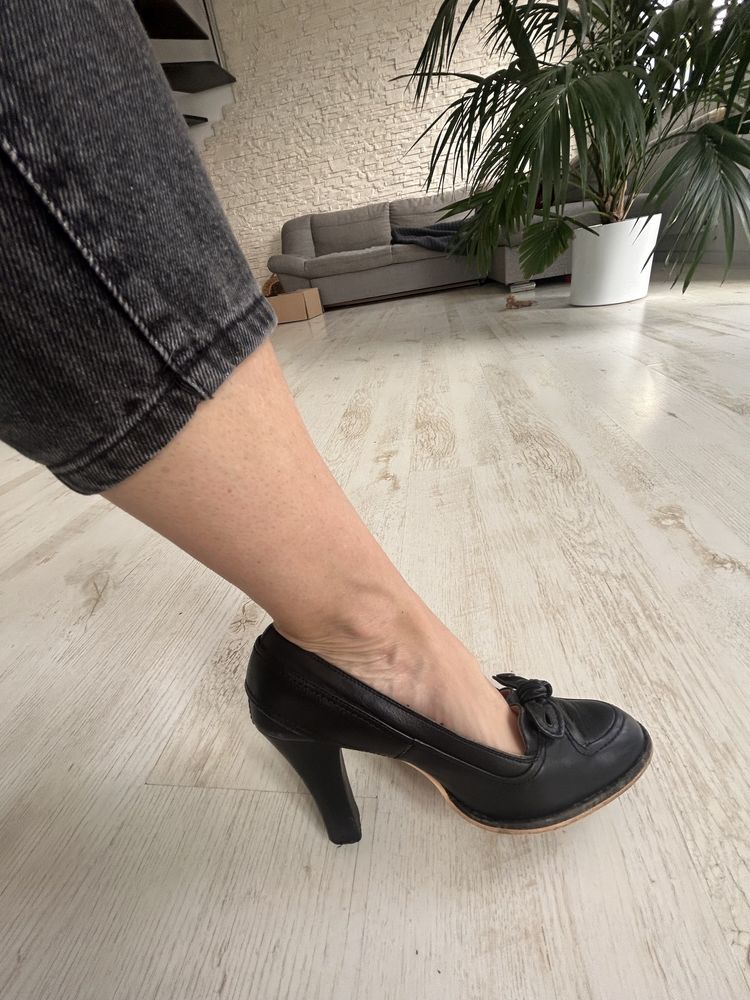 Buty na obcasie szpilki Ted Baker r 40 skora naturalna unikat