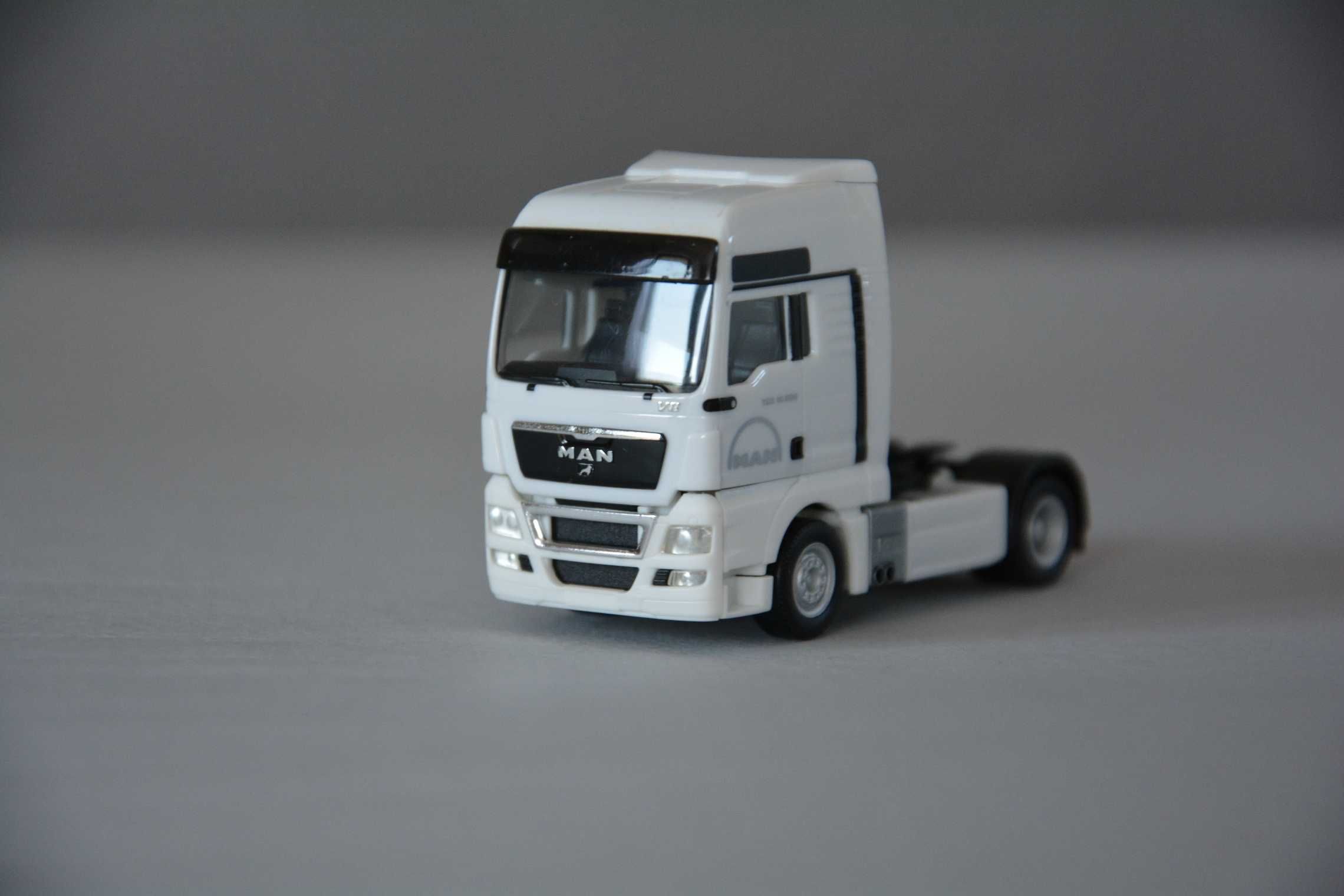 1:87 (H0) Herpa -  MAN TGX 18.680 (V8)
