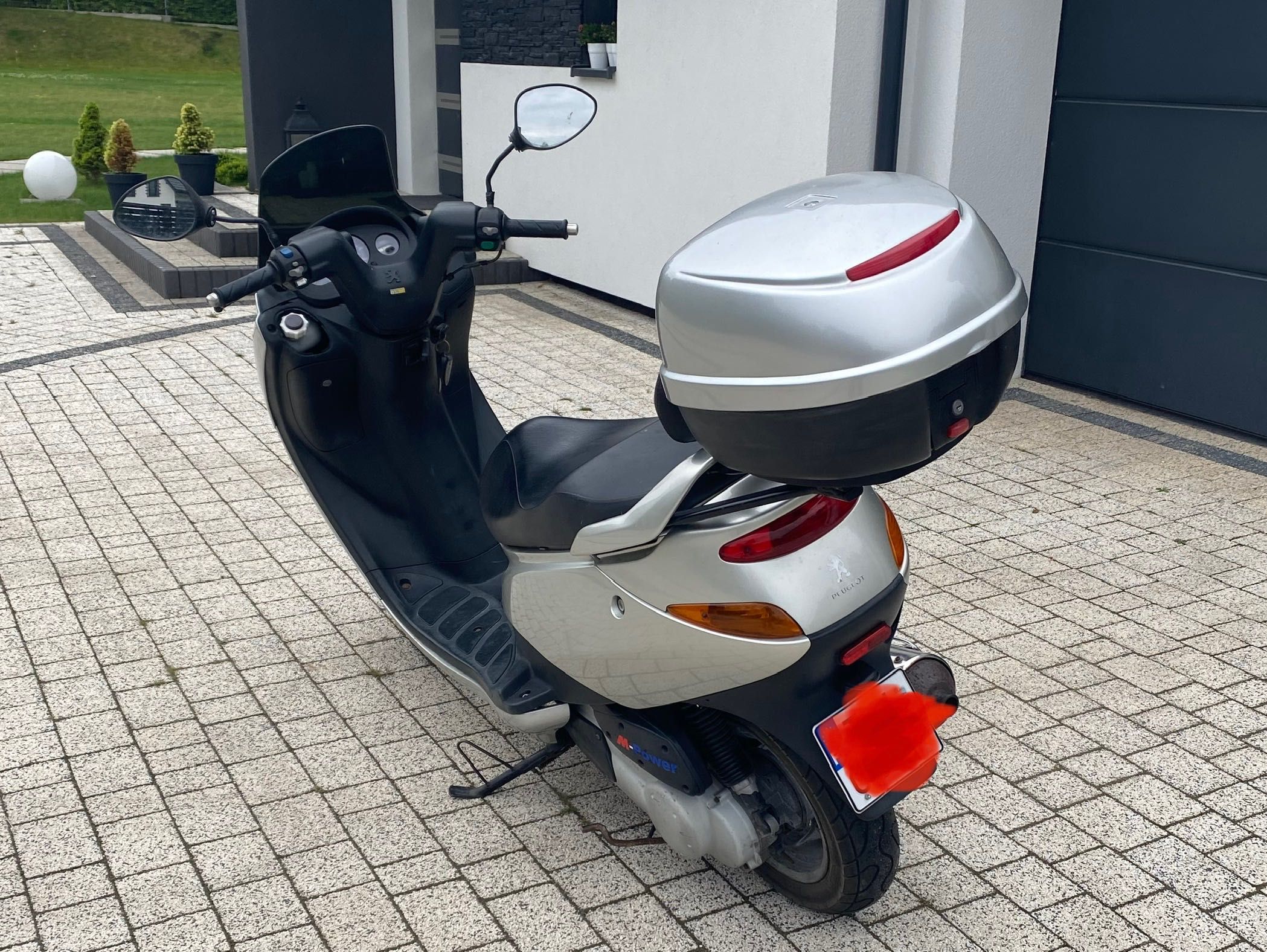 Skuter motocykl Peugeot Elyseo 125 cm3 srebrny 2004 rok produkcji