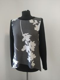 Sweter z wiskozą czarno biały print kwiaty
