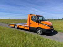 Nowe Iveco wypożyczalnia lawet i busów Oława
