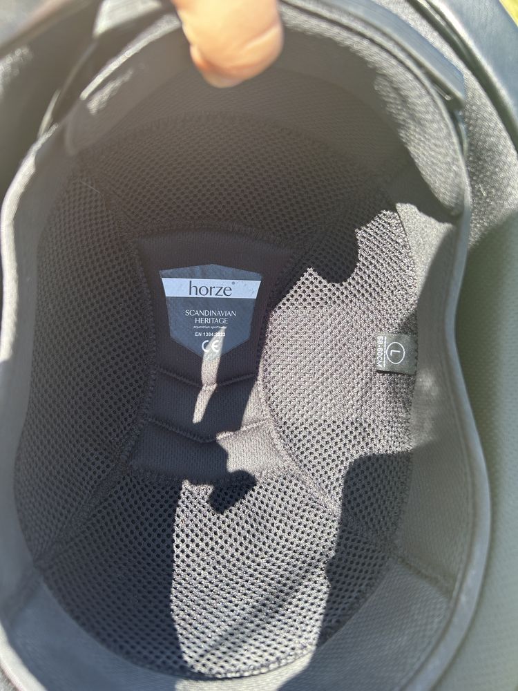 Kask jeździecki horze