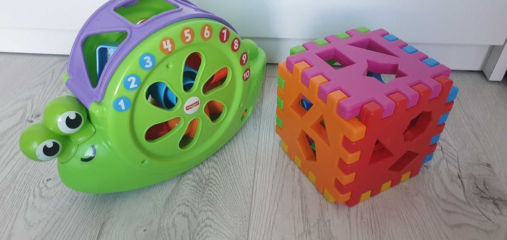 Ślimak Fisher Price i kostka z klockami