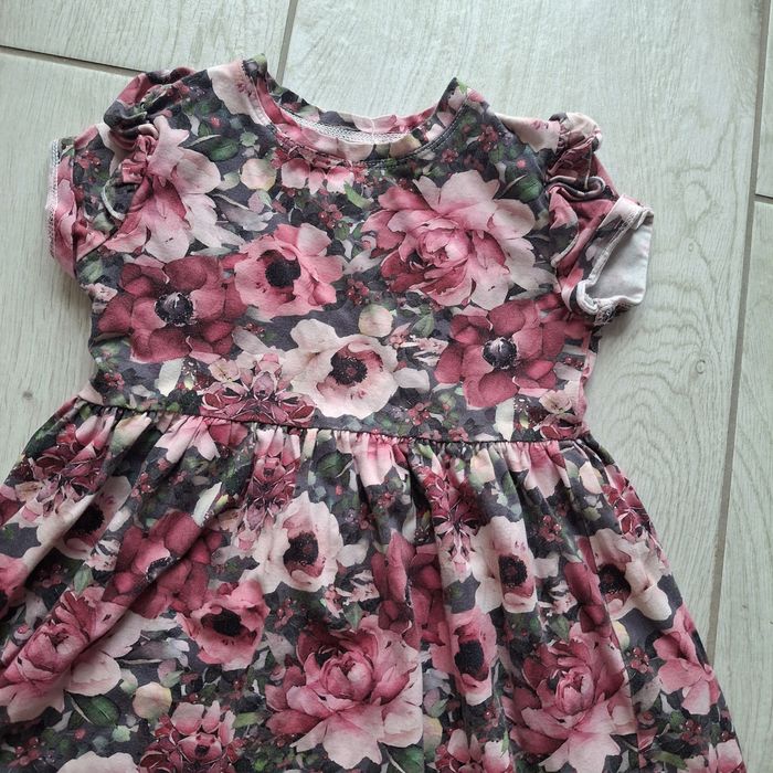 Sukienka w kwiaty 122