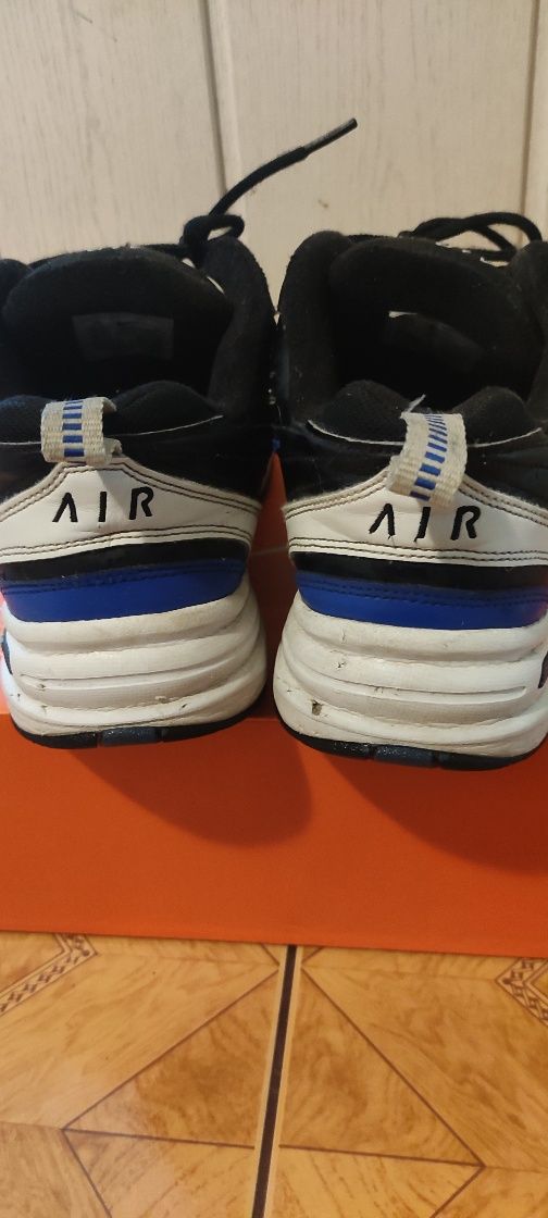 Buty sportowe Nike Air Monarch r.45,5