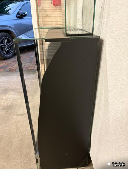 różne terraria i akwarium