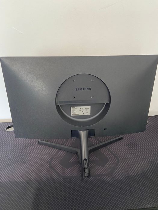 Vendo 2 monitores muito bons