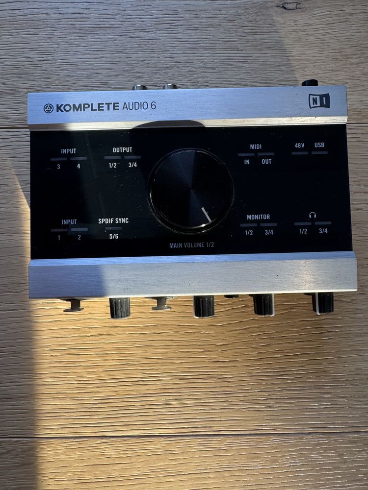 Native Instruments Komplete Audio 6 – interfejs audio USB