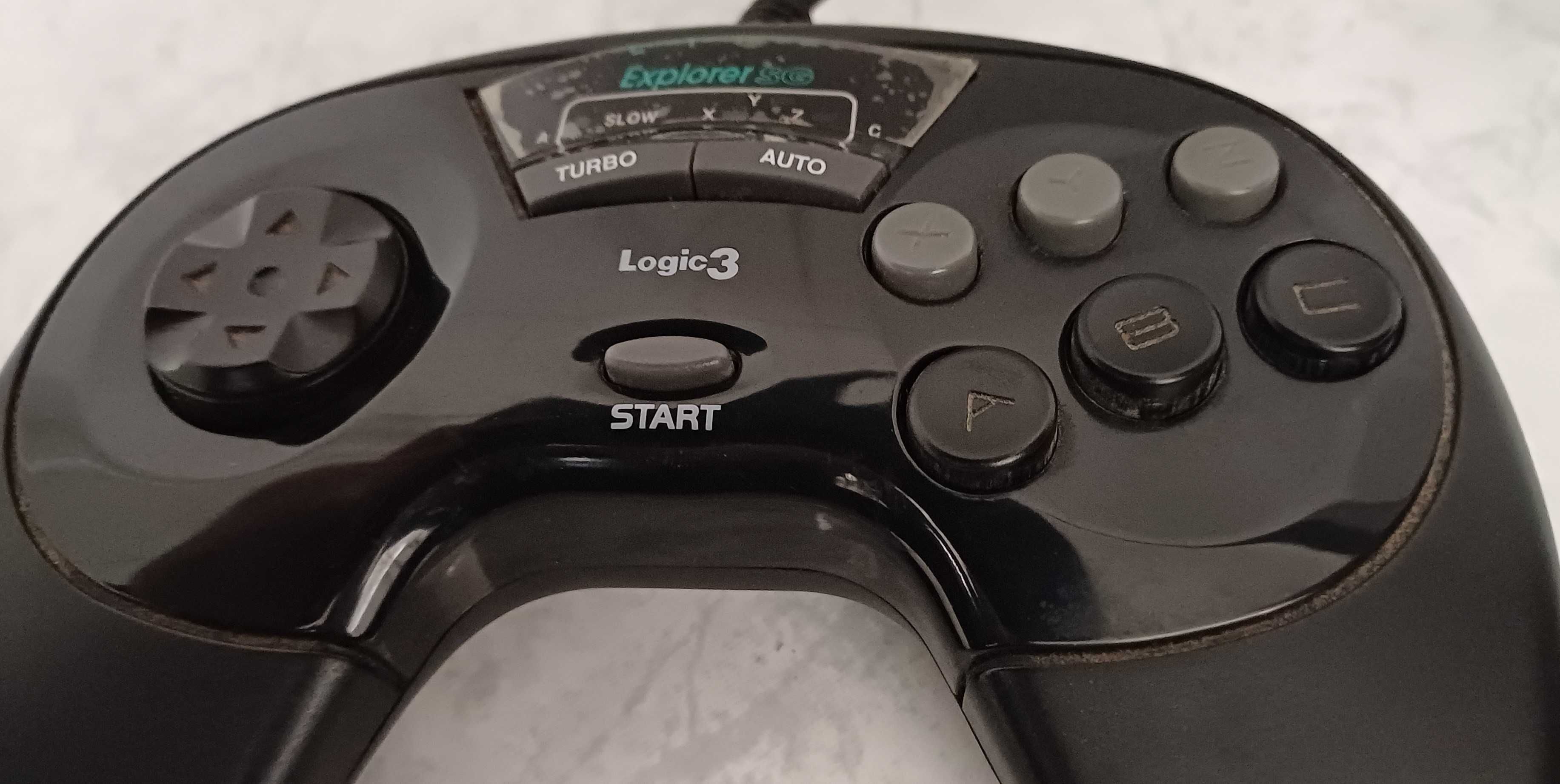 Comando Logic 3 (compatível com Mega Drive II)
