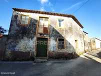 Moradia T3  habitável com Quintal Cerdeiras Lamas Miranda do Corvo