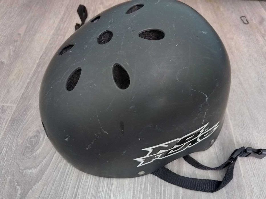 Шолом No Fear та MET для роліки скейт вело спорту 2 шт