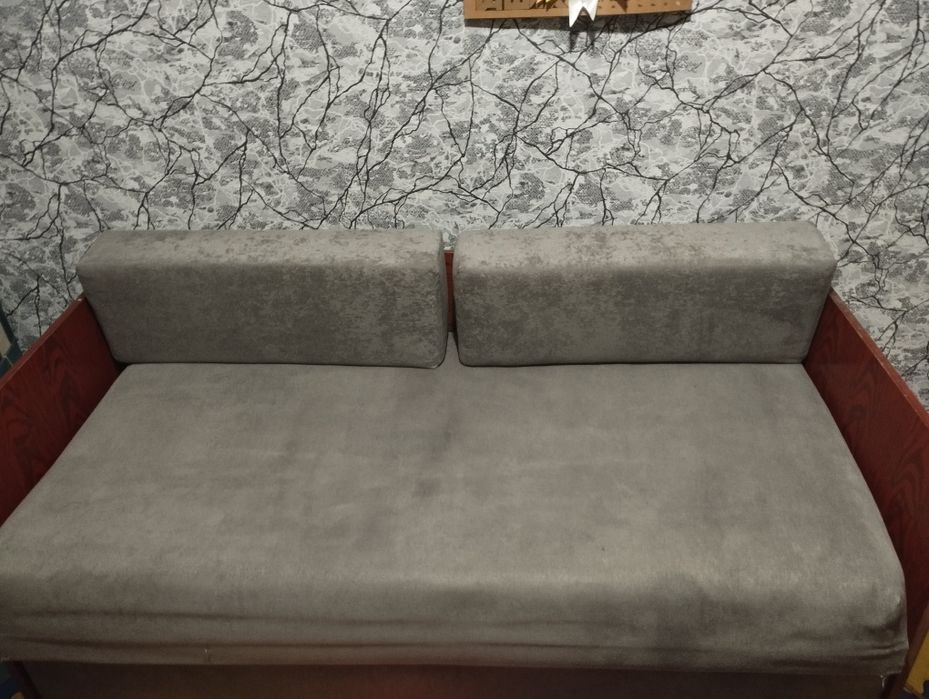 Продам диван в гарному стані