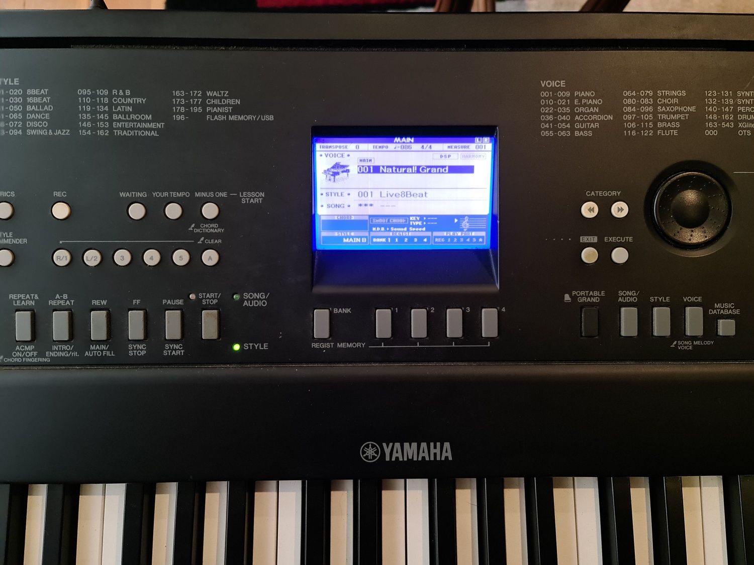 Piano Digital Yamaha DGX-650B