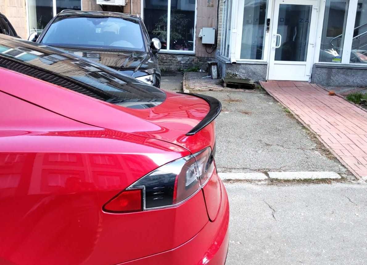 Спойлер чорний глянець та матовий тонкий Tesla Model S / ABS пластик