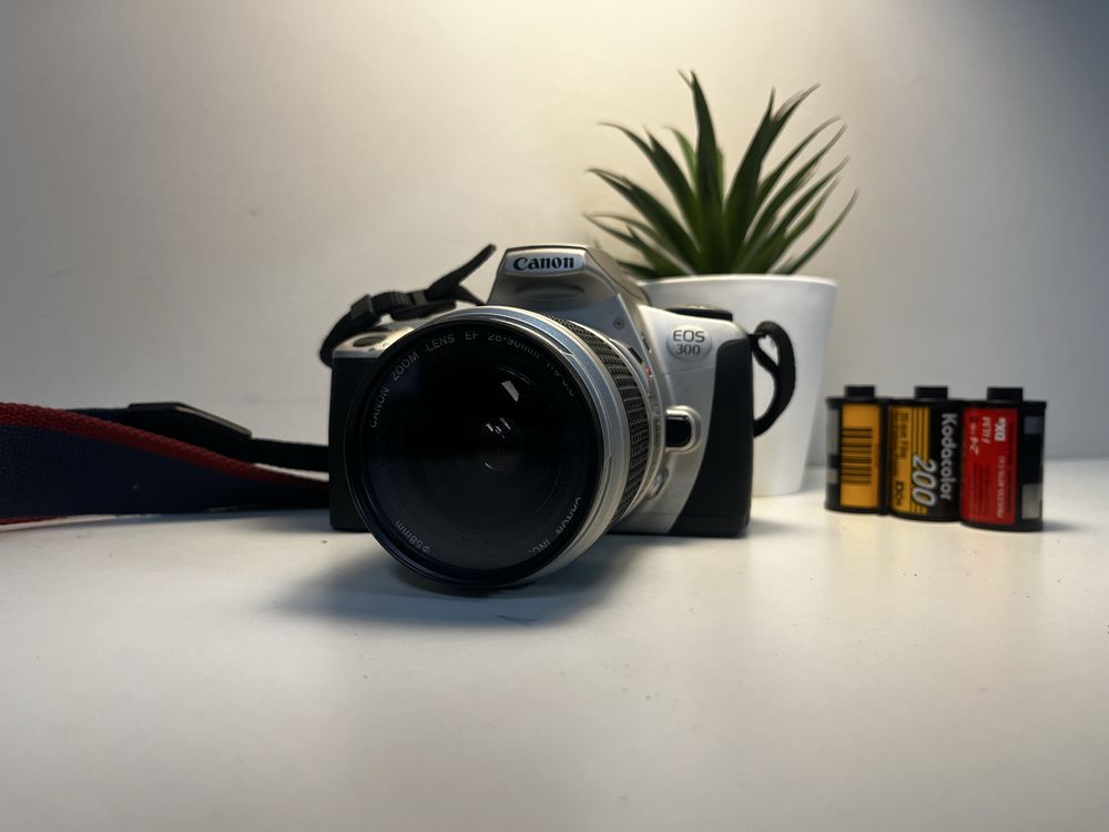 Canon EOS 300  28-90mm f4-5,6 - aparat analogowy, zadbany, z kolekcji