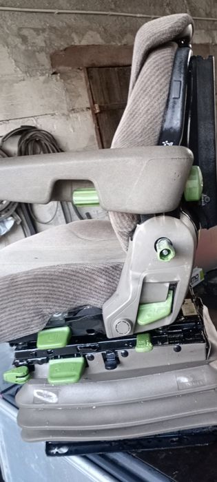 Fotel siedzenie John Deere pneumatyczne obrotowe Grammer msg 95