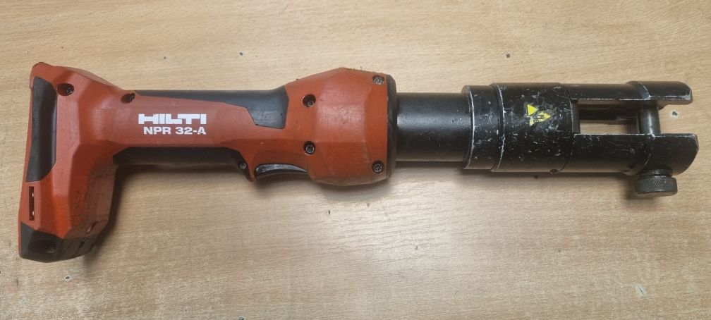 Zaciskarka Hilti NPR 32-A do rur