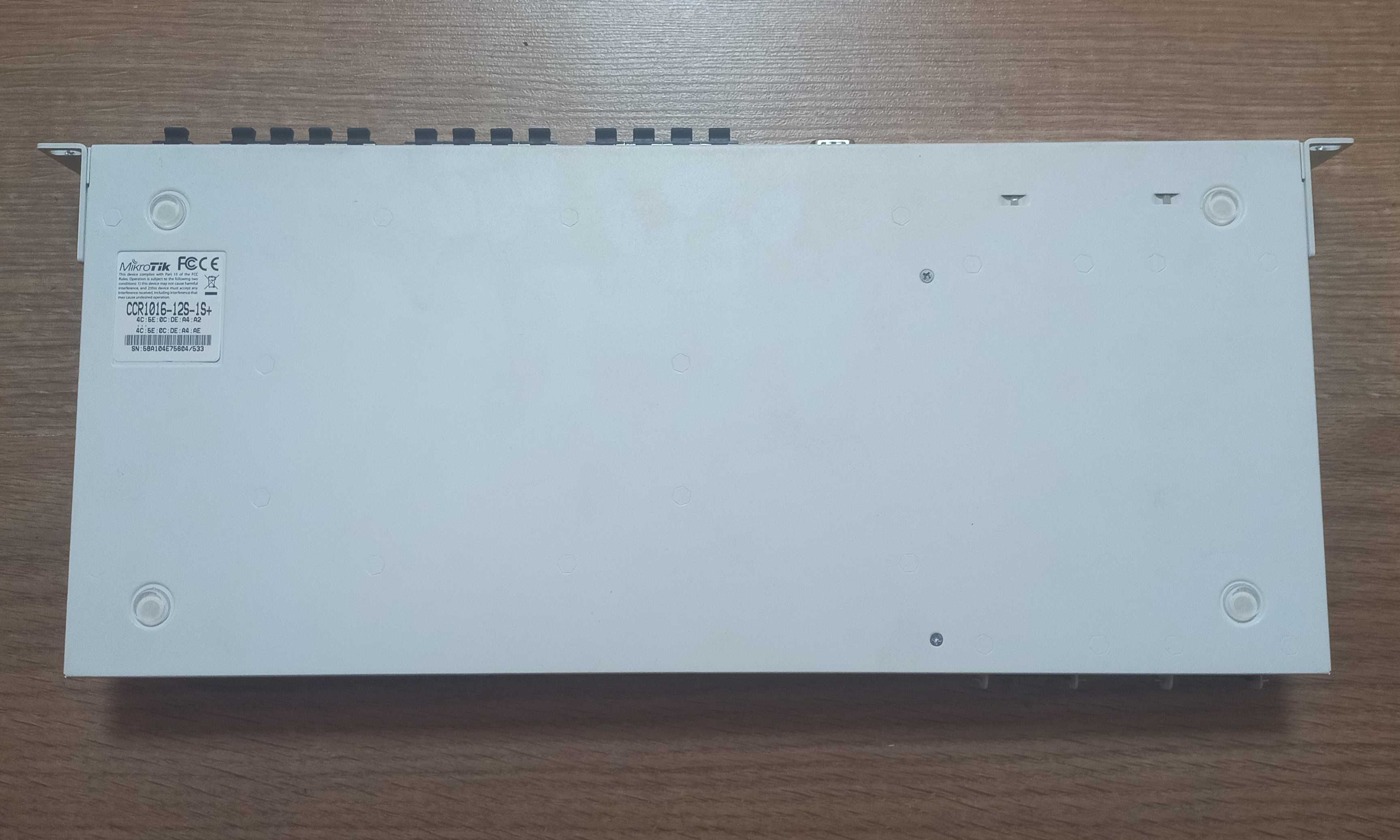 Продам роутер маршрутизатор Mikrotik CCR-1016-12S-1S+