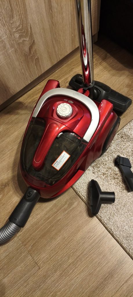 Odkurzacz bezworkowy DirtDevil 2000w