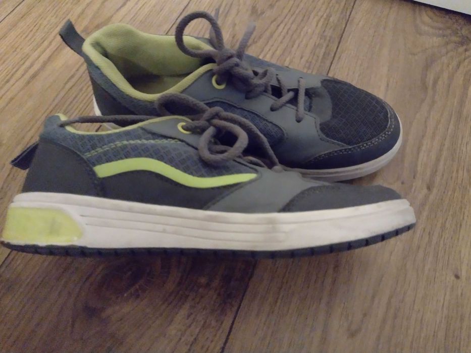 Półbuty/ buty na jesień , świecące stan bardzo dobry r 33