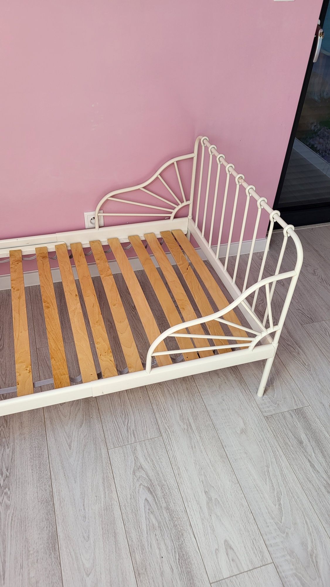 Sprzedam regulowaną ramę łóżka Ikea