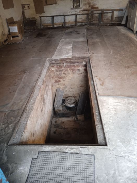 Гараж у кооперативі "Байкал"
погріб, см