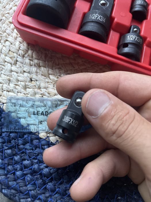 Набір перехідників приєднувального квадрата в кейсі1/4 3/8 1/23/4санте