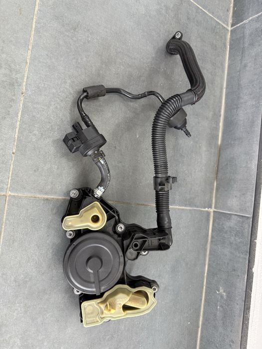 Сепаратор оливний Audi A4 B9 масловідділювач Ауді А4 Б9 КГВТ 2.0 tfsi