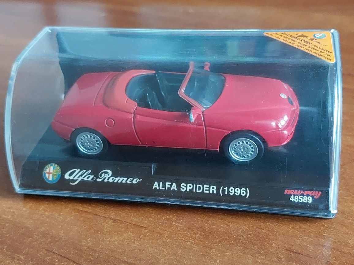 Miniatura Alfa Romeo Spider 48589 new-ray