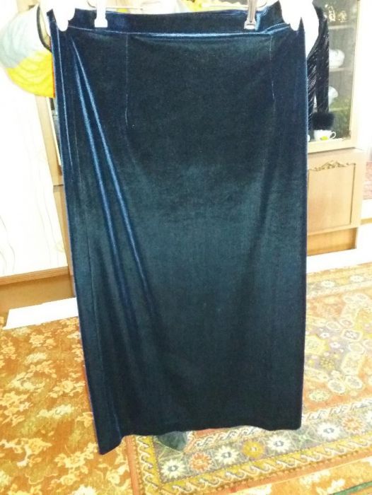 Продам велюровый костюм - юбка+кофта