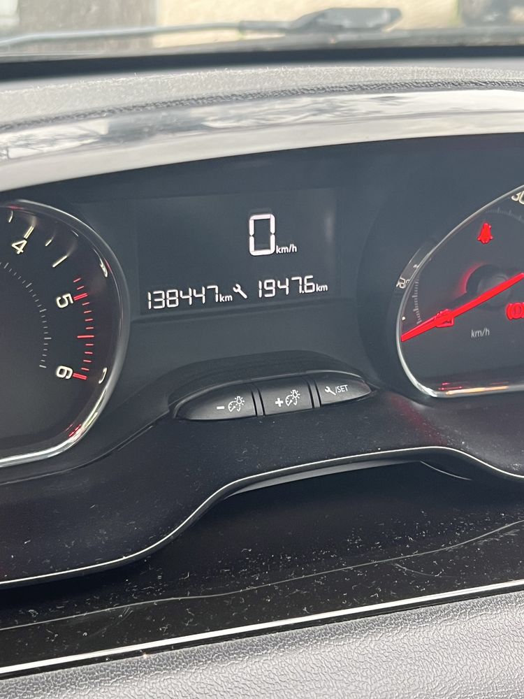 Peugeot 208 1.6 HDi