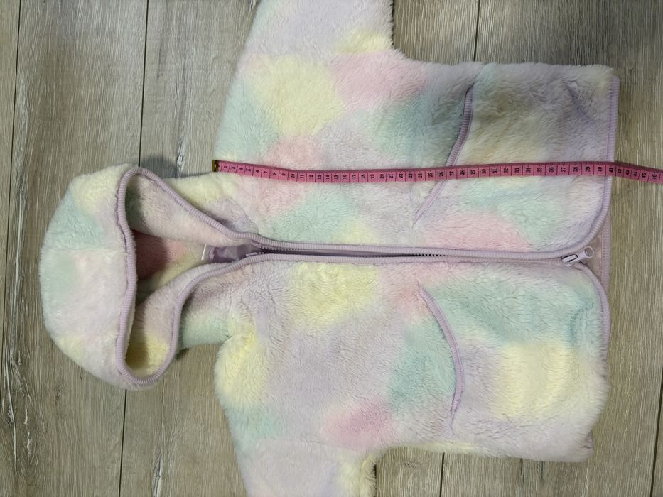 Продам теплу мʼяку кофту на дівчинку 104