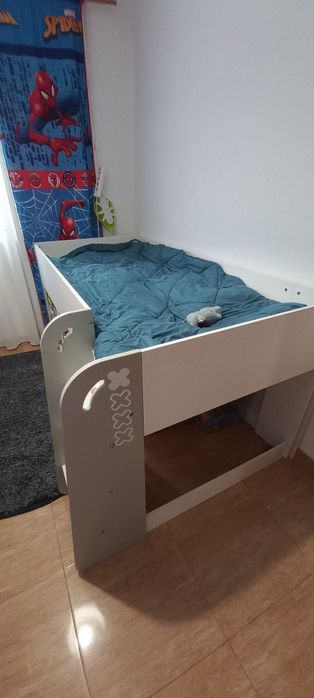 Cama nova sem colchão