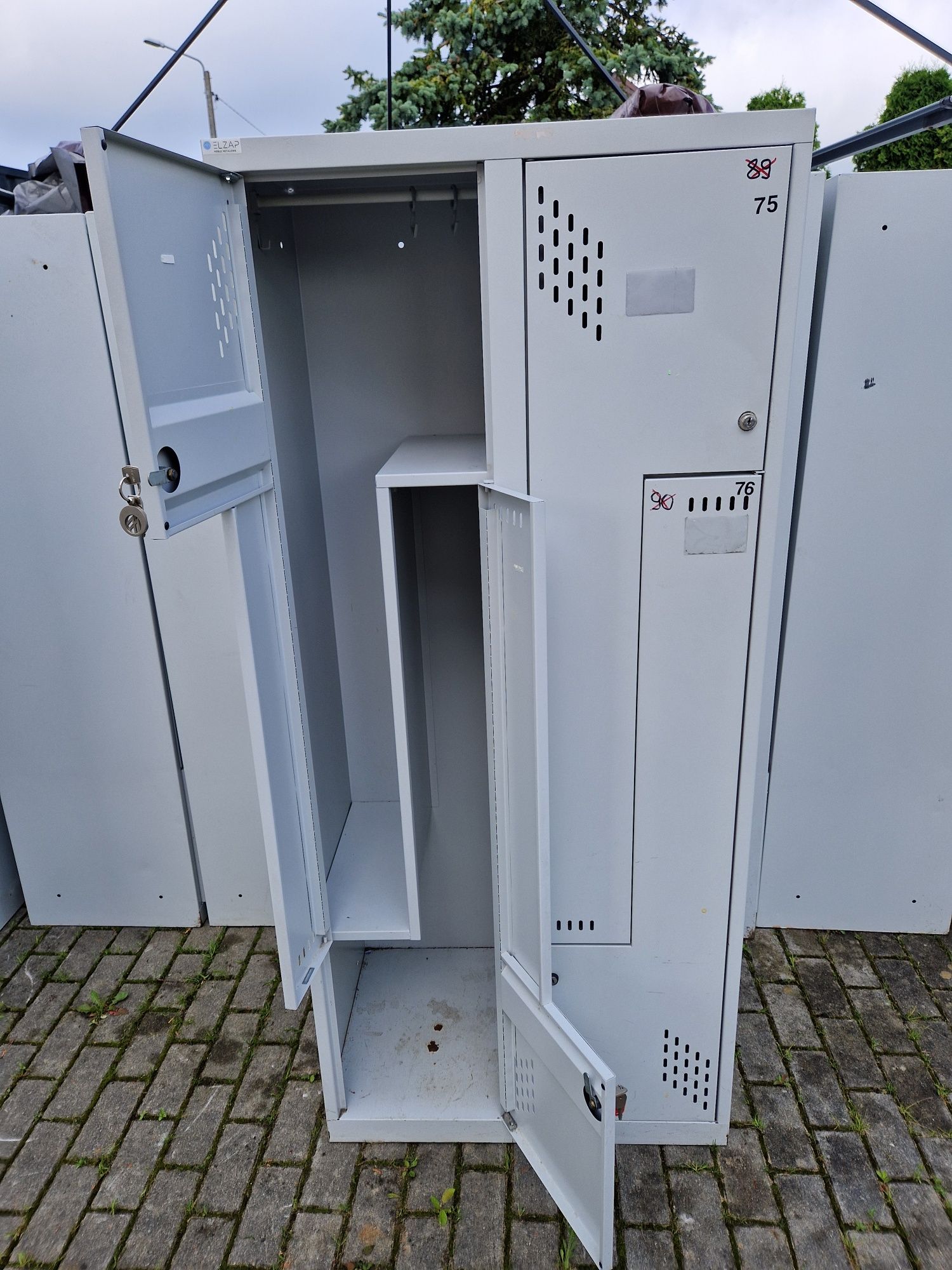 Szafka BHP ubraniowa czterodrzwiowa 180x80x50 faktura